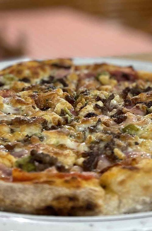 Masa artesana elaborada a mano en Pizzería Borsalino